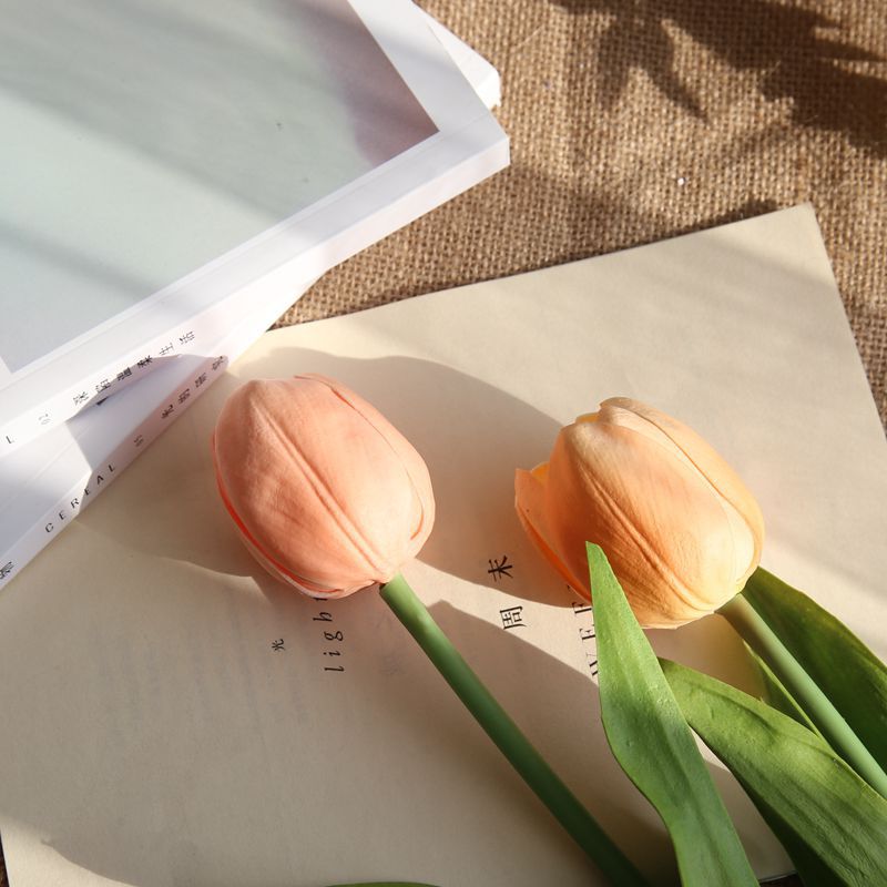 

wholesale wedding hand simulation flower PU branches tulip fake flower, White