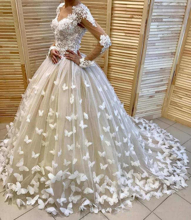 

Luxury Lace Floral Butterfly Long Sleeve Wedding Dresses 2018 V-neck Cathedral Train Princess Muslim Arabic Dubai Church Wedding Gown, White