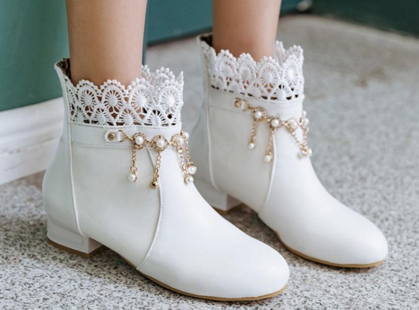 

Free send Korean 2018 autumn winter Martin boots female short boots, White