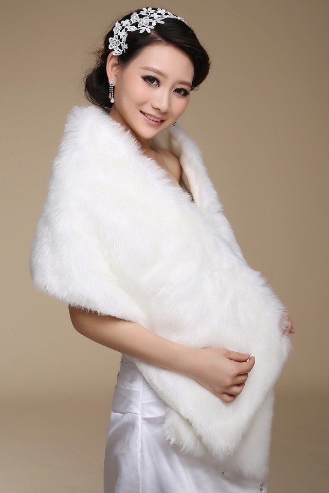 

2018 New Arrival High Quality Ivory Faux Fur Bridal Wrap for Wedding Winter Wedding Jacket Wedding Accessories, White