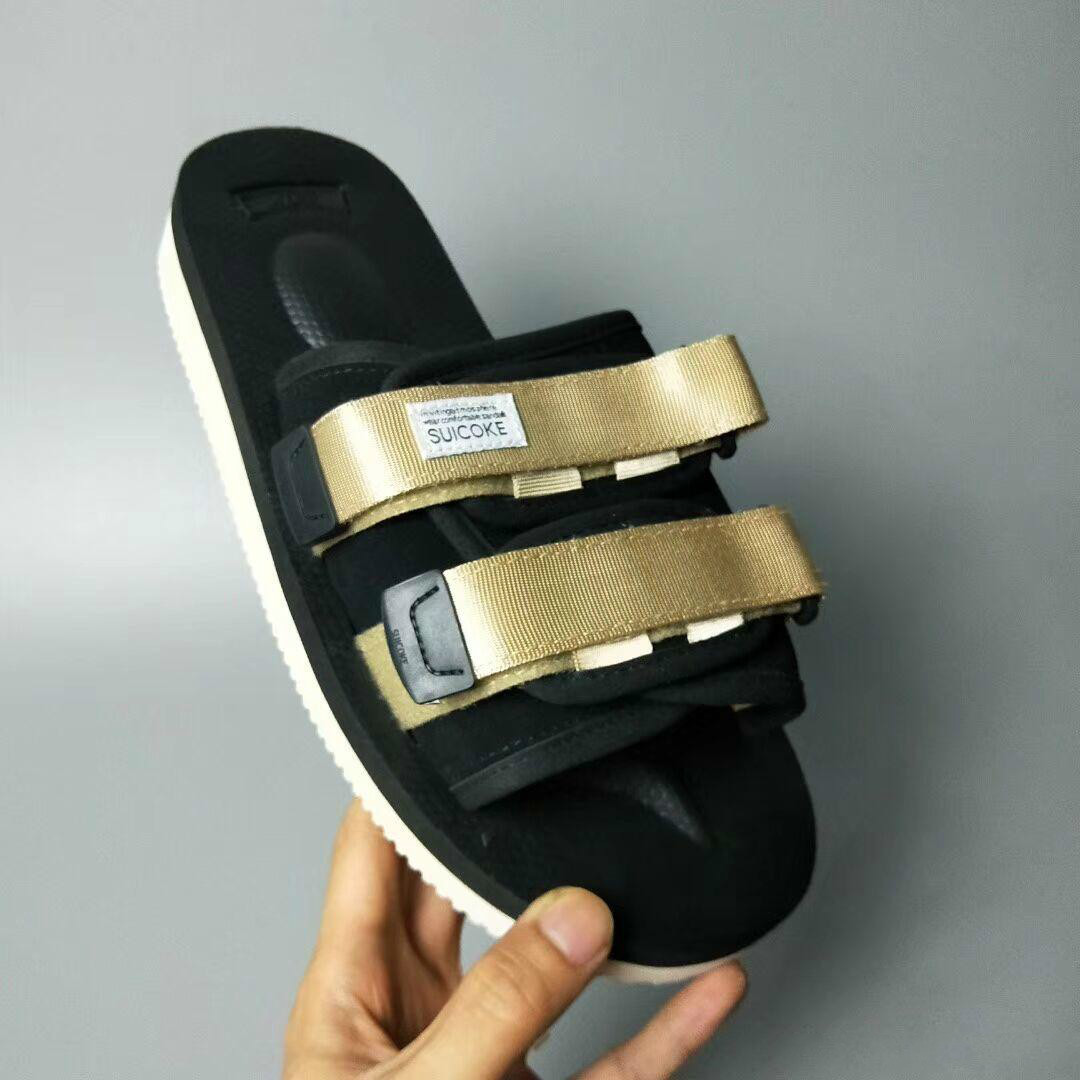 

Top Quality Red CLOT SUICOKE OG-056STU MOTO-STU Summer Trip Fest Black Silk Sole Sandal Slides SUICOKE KISEEOK-044V Slippers