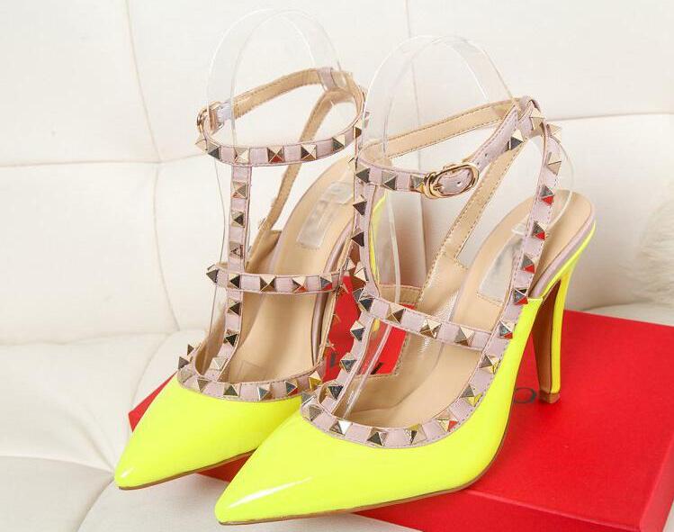 

2018 new fashion Designer women high heels party fashion rivets girls sexy pointed shoes Dance shoes wedding shoes Double straps sandals, Black
