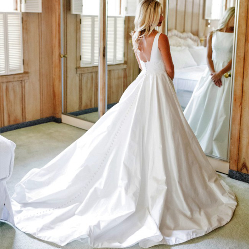 

Unique design Princess A line Taffeta Wedding Dresses Court Train country bateau backless buttons simple Wedding Bridal Gowns plus size, Full champagne