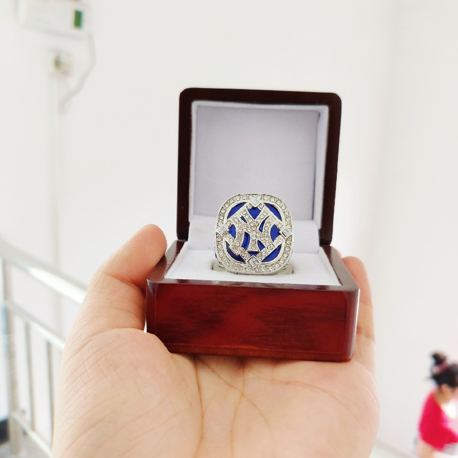 

2018 wholesale 2009 New York Yan kees World S eries Championship Ring With Wooden Box Fan Gift