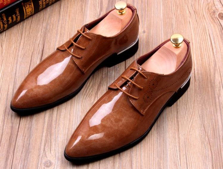 

Free send 2018 Korean pointed end Fashion Patent leather men's shoes, Black