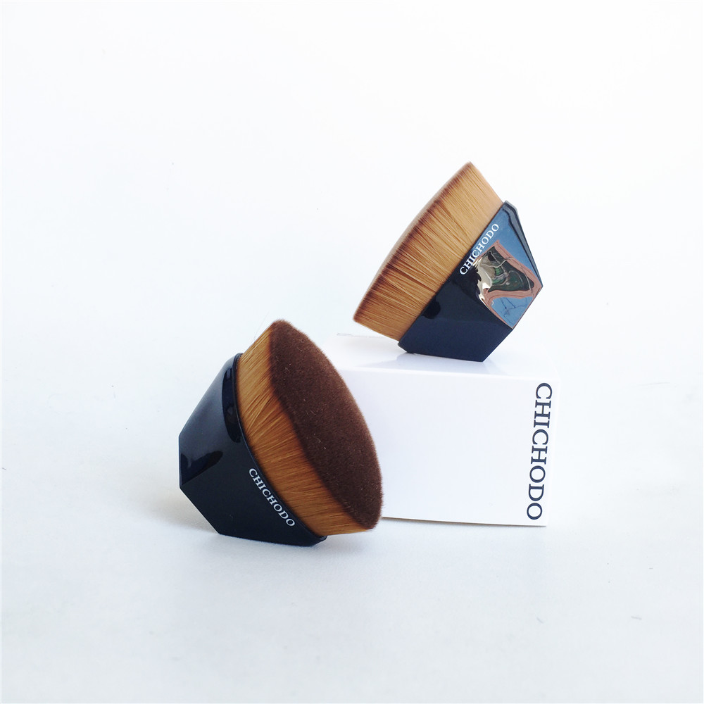 

CHICHODO Petal 55 Foundation Brush - Smooth Poreless Full Coverage Liquid/Cream Foundation Brush - Hexagon Beauty Makeup Blender Tool