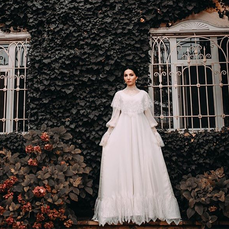 

Illusion Lace High Neck A-Line Wedding Dresses Vintage Long Sleeve Tiers Bride Dresses Chiffon Summer Beach Wedding Gowns, Ivory