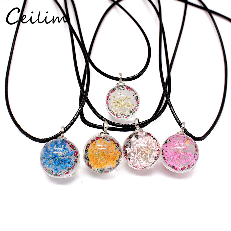 

Handmade Dried Flower Daisy Necklace Long Necklaces White Round Glass Ball Pendant Chain Boho Transparent Resin Vintage Summer Jewelry