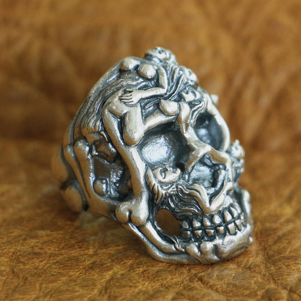 

LINSION 925 Sterling Silver Sexy Naked Grils Skull Ring Mens Biker Punk Ring TA122 US Size 7 to 15