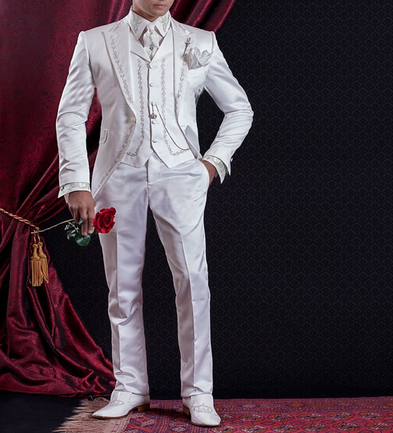 Newest Groomsmen Peak Lapel Groom Tuxedos White Men Suits Embroidery Wedding/Prom/Dinner Best Man Blazer (Jacket+Pants+Vest) K858