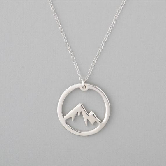 

5PCS Simple Nature Snowy Mountain Necklace Circle Round Mountain Top Range Necklace Landscape Lover Camping Outdoor Necklaces for Women