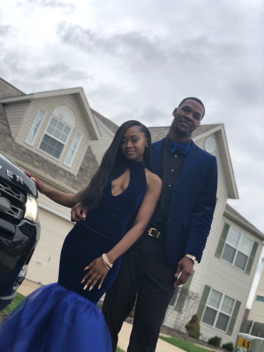 

Royal Blue Velvet Mermaid Prom Dresses High Neck Keyhole Front Sexy Black Girls Prom Gowns Puffy Tulle Skirt Graduation Gowns, White