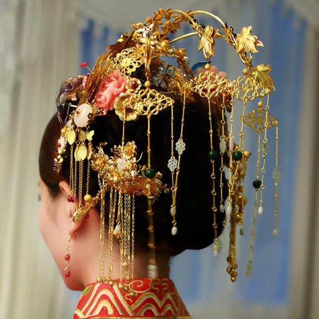 

Costume bridal headwear Chinese wedding show dress Qipao suit wedding Phoenix crown dragon and Phoenix gown and accessories