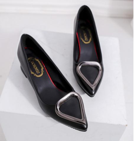 

Free send 2018 spring new style Korean pointed end Shallow mouth women's single shoes Middle heel Coarse heel, Black