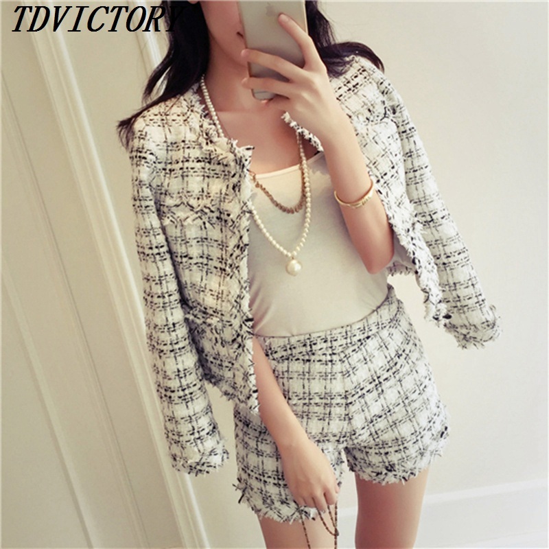 2018 Autumn Winter Tweed Two Piece Set Women Slim Plaid Short Set Fashion Fringed Trim Jacket Coat + Tassels Short Pant Suit D18103105