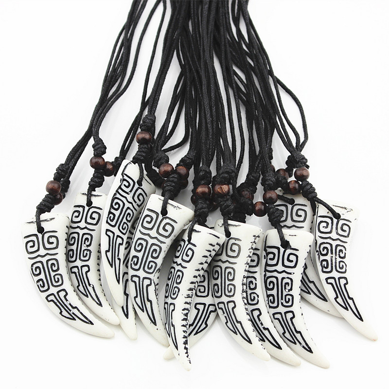 

Fashion Wholesale 12PCS/LOT Cool Imitation Wolf Tooth Pendant Necklace Hand Carving Lucky Pattern Necklace Choker for men women's Gift MN547