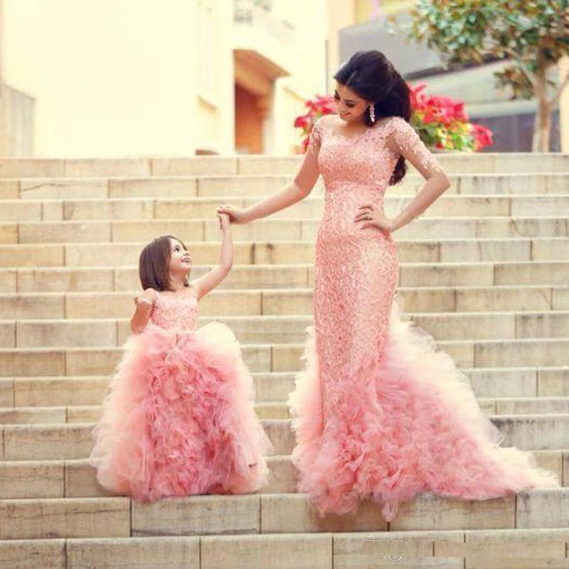 mother and child same dress
