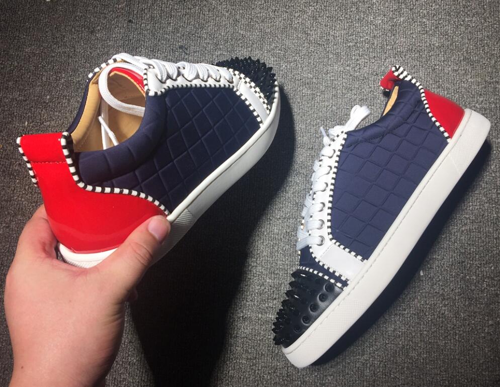 

2019 Designer fashion Red Bottoms shoes Studded Spikes Flat sneakers For Men Women Party Lovers Genuine Leather casual rivet Sneaker