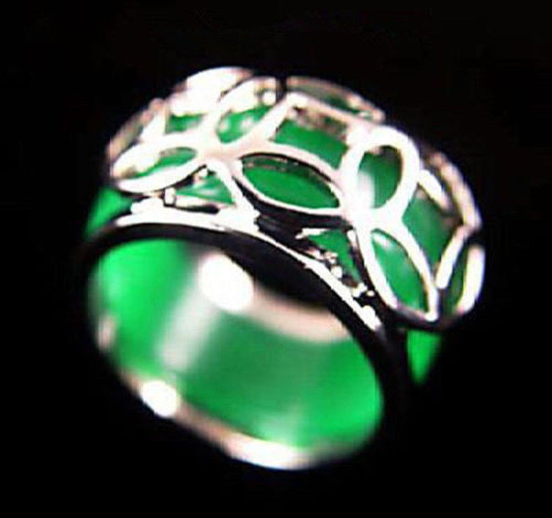 

Emerald Green Jade Silver Coin Fortune Ring size: 8-9#<<<free shipping