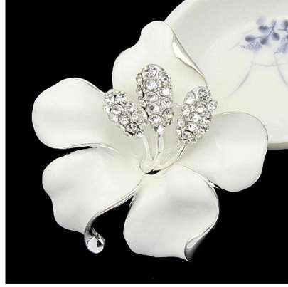 

lackingone *2018 christmas gift Enamel Brooch Rhinestone Crystal Lily Flower brooches for women Jewelry Birthday Gift