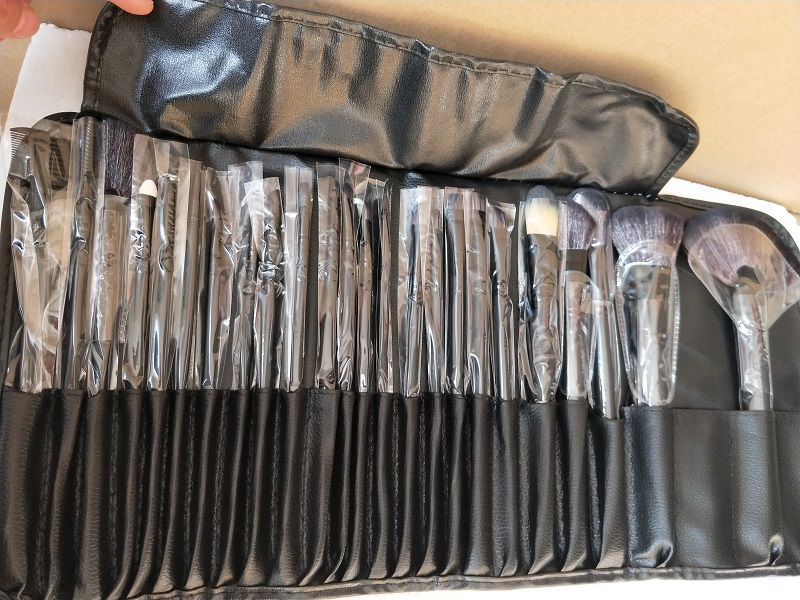 

New Professional 24 PCS Makeup Brush Set Make-up Toiletry Kit Wool Brand Make Up Brushes Case Tools & Accessories
