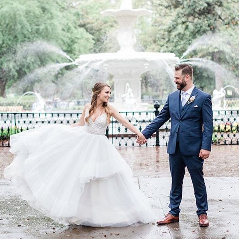 

Spaghetti Straps V Neck Lace Wedding Dresses A-Line See Though Sexy Bride Dresses Beaded Waist Elegant Wedding Gowns Long, White