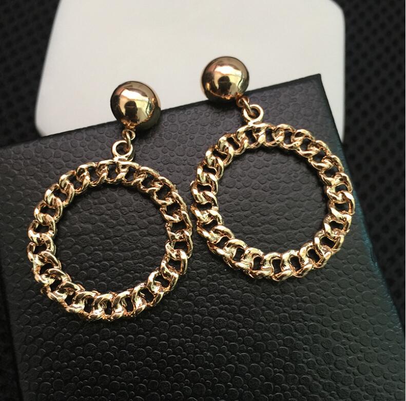 

2018 explosion models Europe and the United States big punk style metal chain circle earrings red star with the same paragraph earring earri