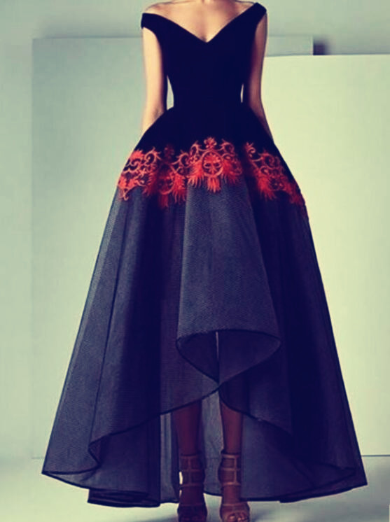 

Evening dress Yousef aljasmi Kim kardashian V-Neck Embroidery Featuer orstrich Long dress Myriam Almoda gianninaazar ZuhLair murad Ziadnakad, Same with picture