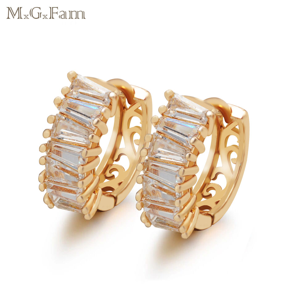 MGFam (366E) Nouvelles boucles d'oreilles créoles en plaqué or jaune 18 carats pour femme, transparent CZ