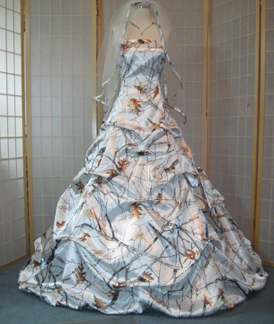 

White Camo Wedding Dresses Pick-up Strapless Satin Brides Gowns 2018 With Veils