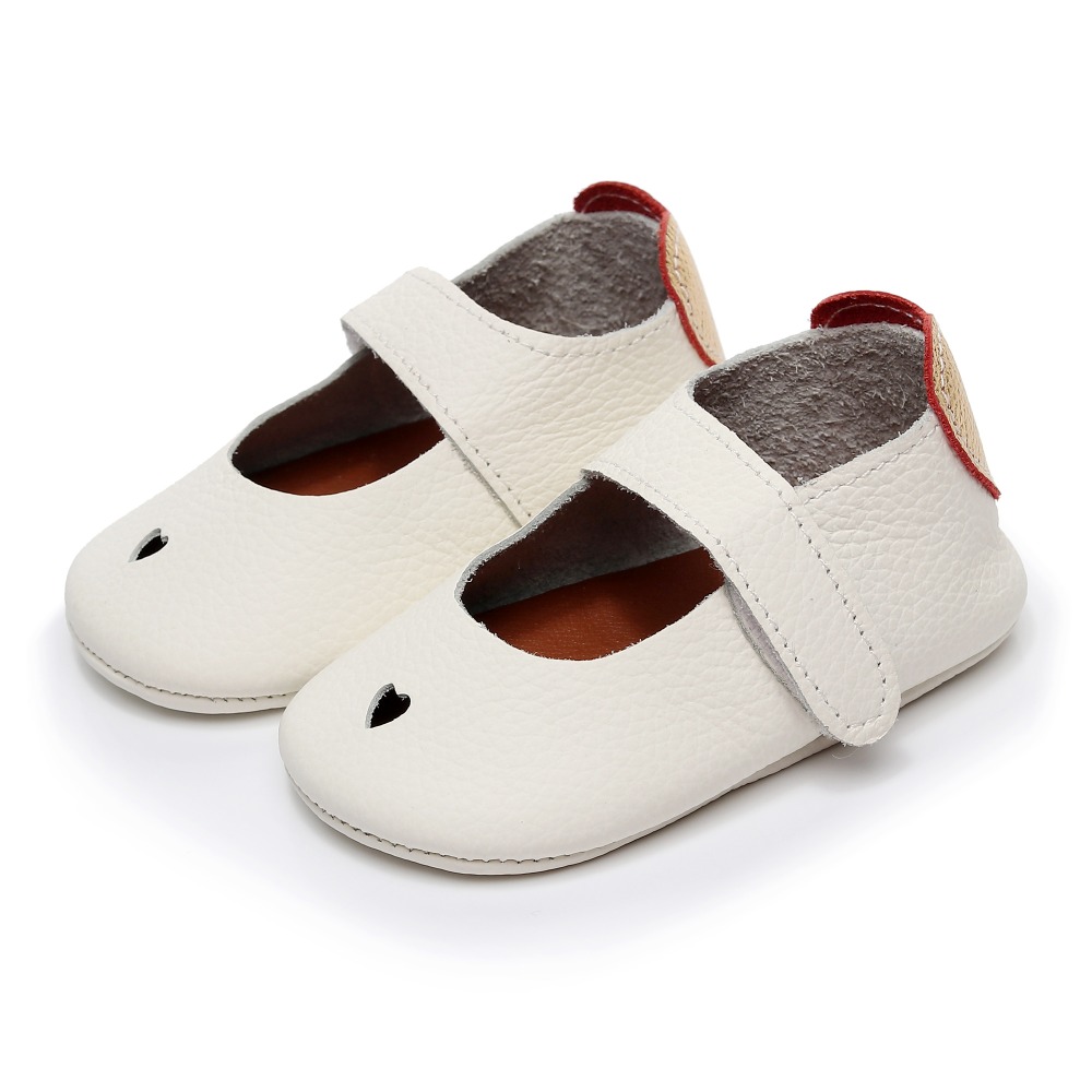 Filles bébé-en cuir véritable semelle souple chaussures de bébé-noir avec coeurs