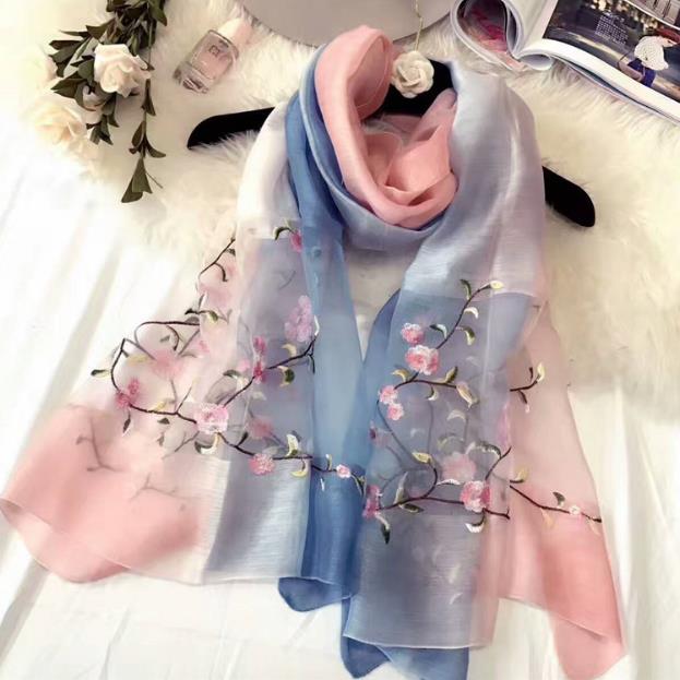 

2018 Autumn winter fashion new silk wool scarves silk flowers ladies' warm scarves embroidered sunscreen shawls