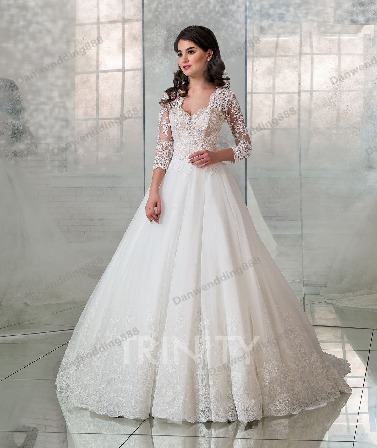 Grace Ivorychampagne 3/4 manches appliques robes de mariée A-Line Robes de concours de mariée robes de tenue de mariage taille 2-16 ZW712163.