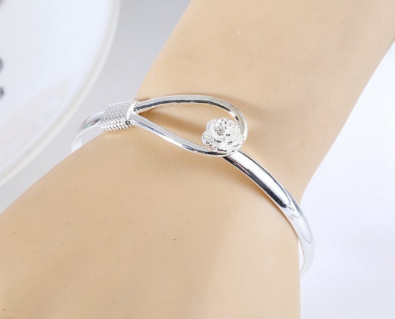 

Beautiful Bracelet Bangle Girls/Ladies Cuffs Rose Charm Silver Plated Alloy Bracelet Bangle Cuffs