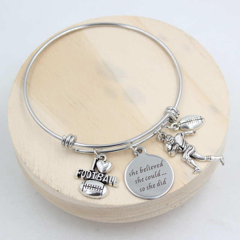 Nouvelle Arrivée De Mode En Acier Inoxydable Fil Bracelet Bijoux Réglable Expandble Bracelet J'aime le football Bracelet pour Sport Football Amat