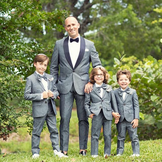 

Best Popular Shawl Lapel One Button Grey Groom Tuxedos Groomsmen Men Formal Suits Business Prom Suit Customize(Jacket+Pants+Bows Tie)NO:67, Same as image