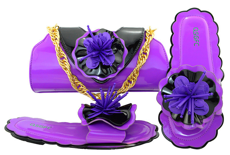 Magnifique talon faible pourpre 0,5 cm chaussures avec décoration de fleurs Sandales africaines assorti Sac à main pour robe mm1053