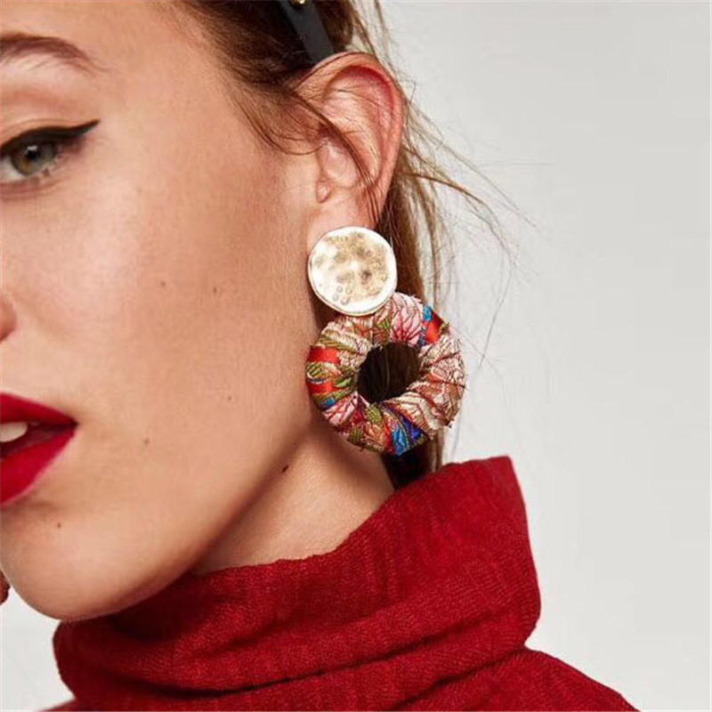 Meilleur Lady Nouvelle Arrivée Coloré Bohémien À La Mode Goujon Boucle D'oreille Simple Conception De Mode Boucle D'oreille Bijoux Pour Les Femme