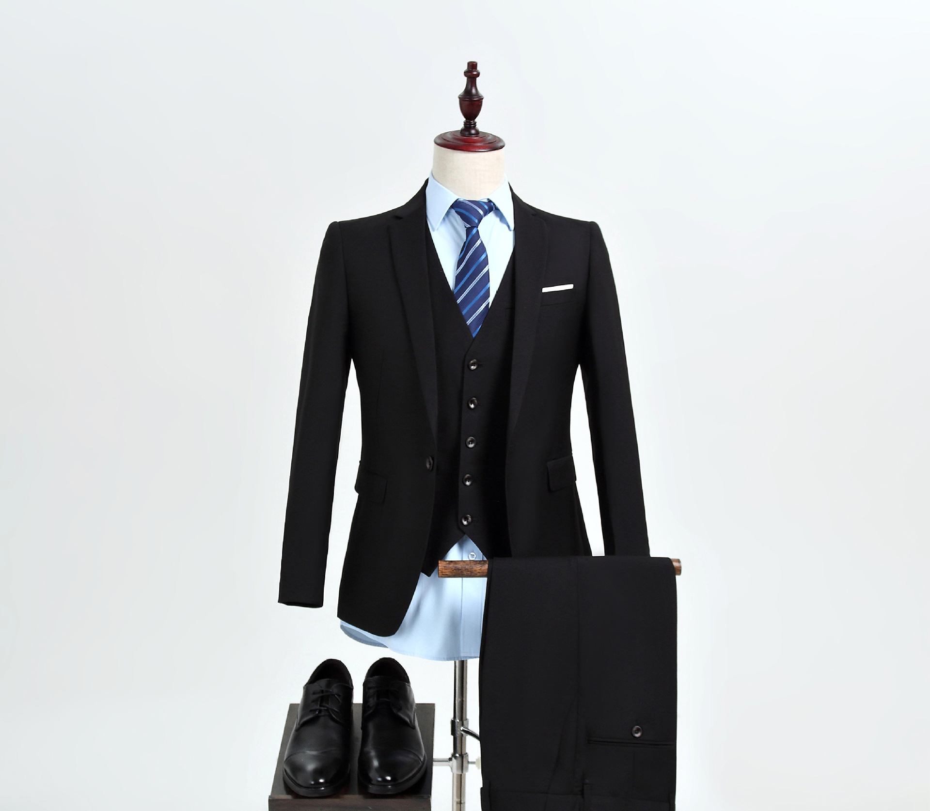 

Customize Black Groom Tuxedos High Quality Man Blazer One Button Center Vent Men Business Dinner Prom Suit(Jacket+Pants+Tie+Vest) 915, Same as image