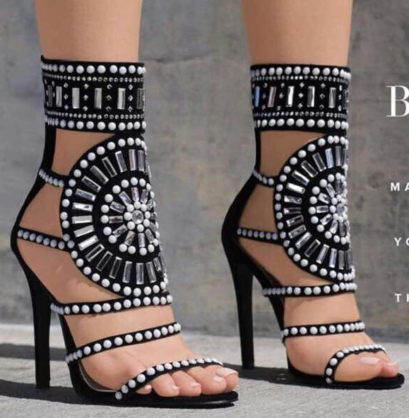

2018 luxury Europe and the United States new catwalk hollow fashion new Rhinestones hollow model high heel women sandals
