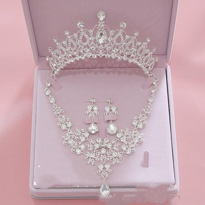 

Bridal Jewelry sets Three Piece Crown Earring Necklace Bridal Jewelry Bling Bling Wedding Accessories Cheap Sale Ladies Party Accessories
