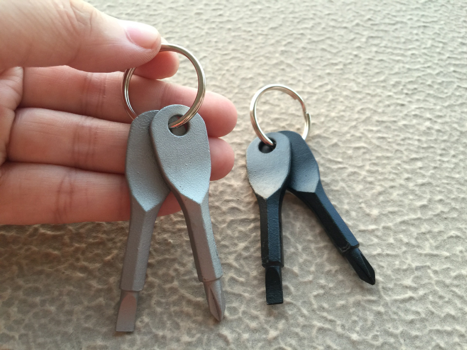 

Multifunctional Pocket Tool Keychain Outdoor EDC Gear Keychains With Slotted & Phillips Head Mini Screwdriver Set Key Rings