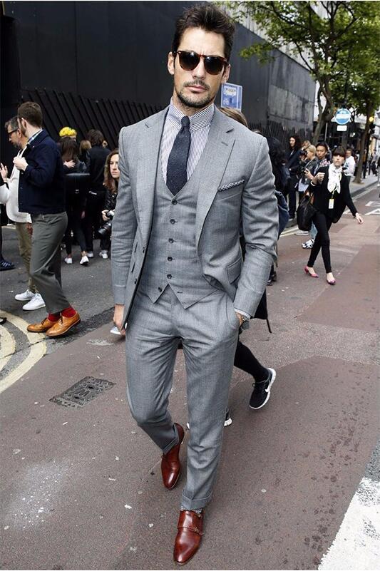 

New Arrivals Two Button Light Grey Groom Tuxedos Groomsmen Notch Lapel Best Man Blazer Mens Wedding Suits (Jacket+Pants+Vest+Tie) H:891, Same as image