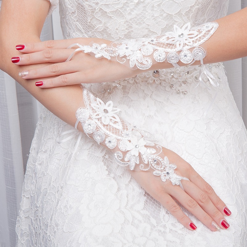 Nouvelle arrivée gants de mariée dentelle appliques accessoires de mariage courts gants de mariée livraison gratuite gants de mariée en vente mai
