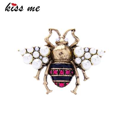 

KISS ME Rhinestone Simulated Pearl Enamel Bee Insect Brooch Pin Personalized Alloy Vintage Brooches for Women