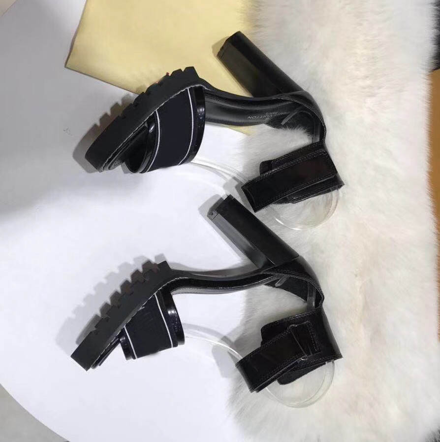 

new 2019 Women Cow Leather High Heel Sandal Lady leather Buckle Strap Rubber Sole Chunky Heel Sandal With Box, White