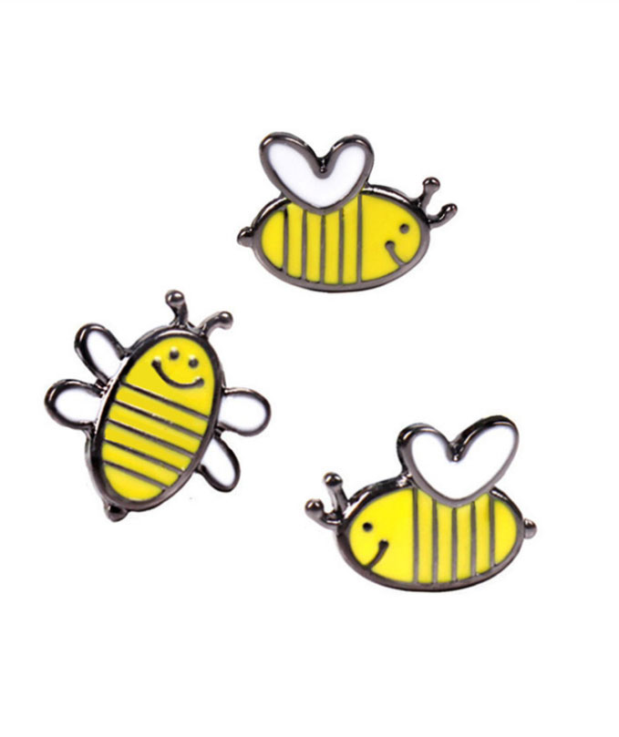 Wholesale Cute Small Flying Bumblebee Honey Bee Enamel Lapel Pin Hat Shirt Coat Jacket Accessories collar Pins-image-414180372