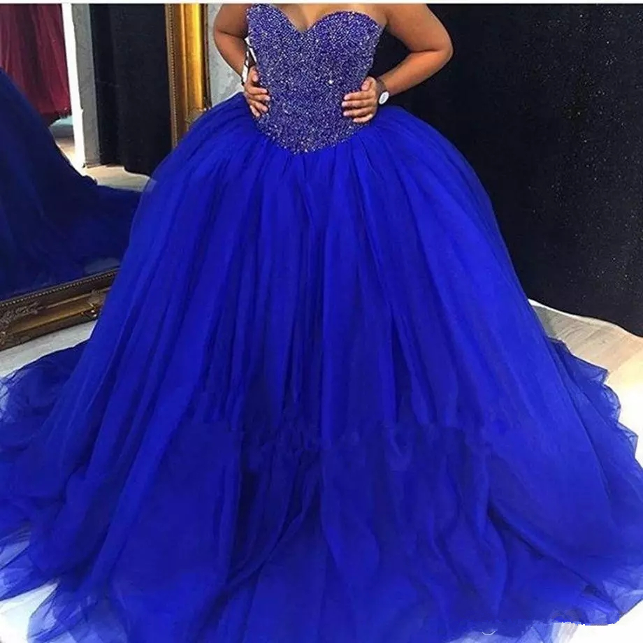

2018 Cheap Royal Blue Quinceanera Gowns Sweetheart Beaded Crystal Lace Up Ball Gown Sweet 16 Dresses 15 Years Prom Formal QQ14, Ivory