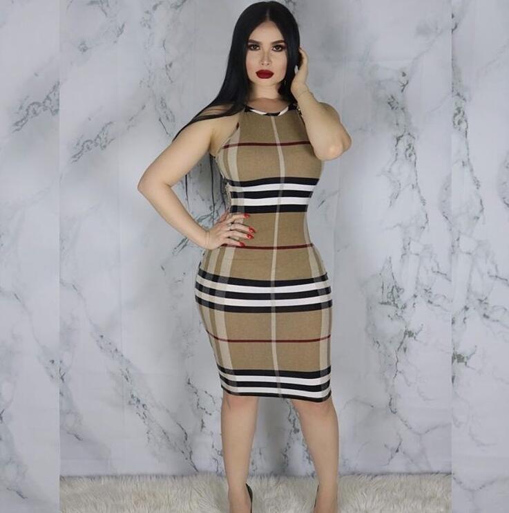 2018 Europe and the United States autumn and winter hot plaid sexy skirt Women's bag hip print dress free shipping
