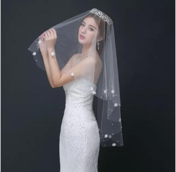 

Free Shipping White Ivory Wedding Bridal Flowers Pearls Scallop Edge Tulle Womens Birdal Accessories Cheap Wedding Veils romant